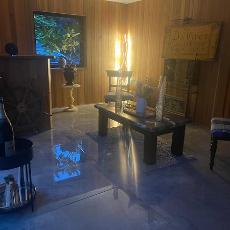 Da Vinci Guest House & Guest Parking, A Real Gem Crawley  Extérieur photo