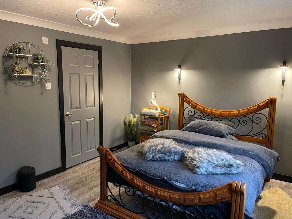 Da Vinci Guest House & Guest Parking, A Real Gem Crawley  Extérieur photo