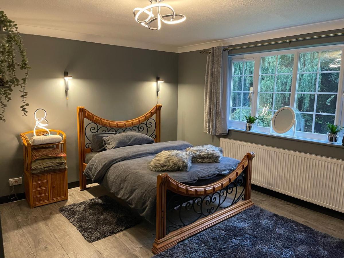 Da Vinci Guest House & Guest Parking, A Real Gem Crawley  Extérieur photo