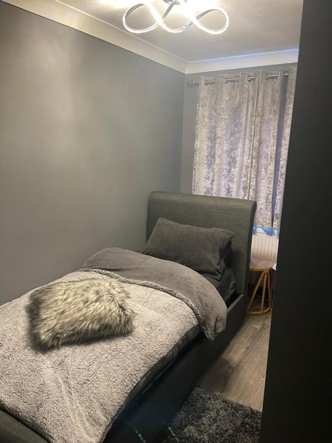 Da Vinci Guest House & Guest Parking, A Real Gem Crawley  Extérieur photo