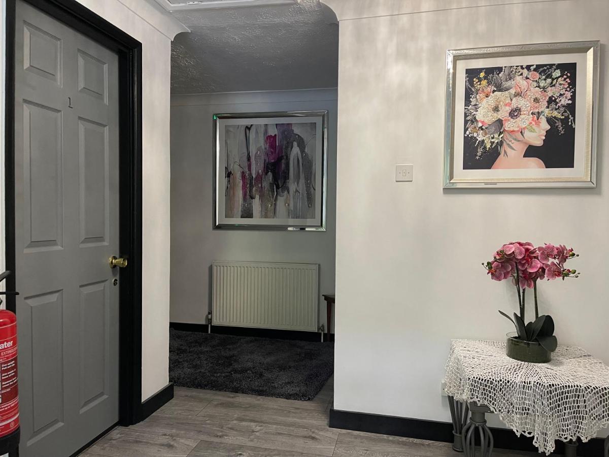 Da Vinci Guest House & Guest Parking, A Real Gem Crawley  Extérieur photo