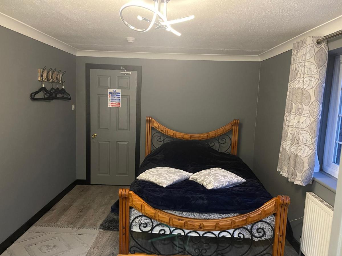 Da Vinci Guest House & Guest Parking, A Real Gem Crawley  Extérieur photo