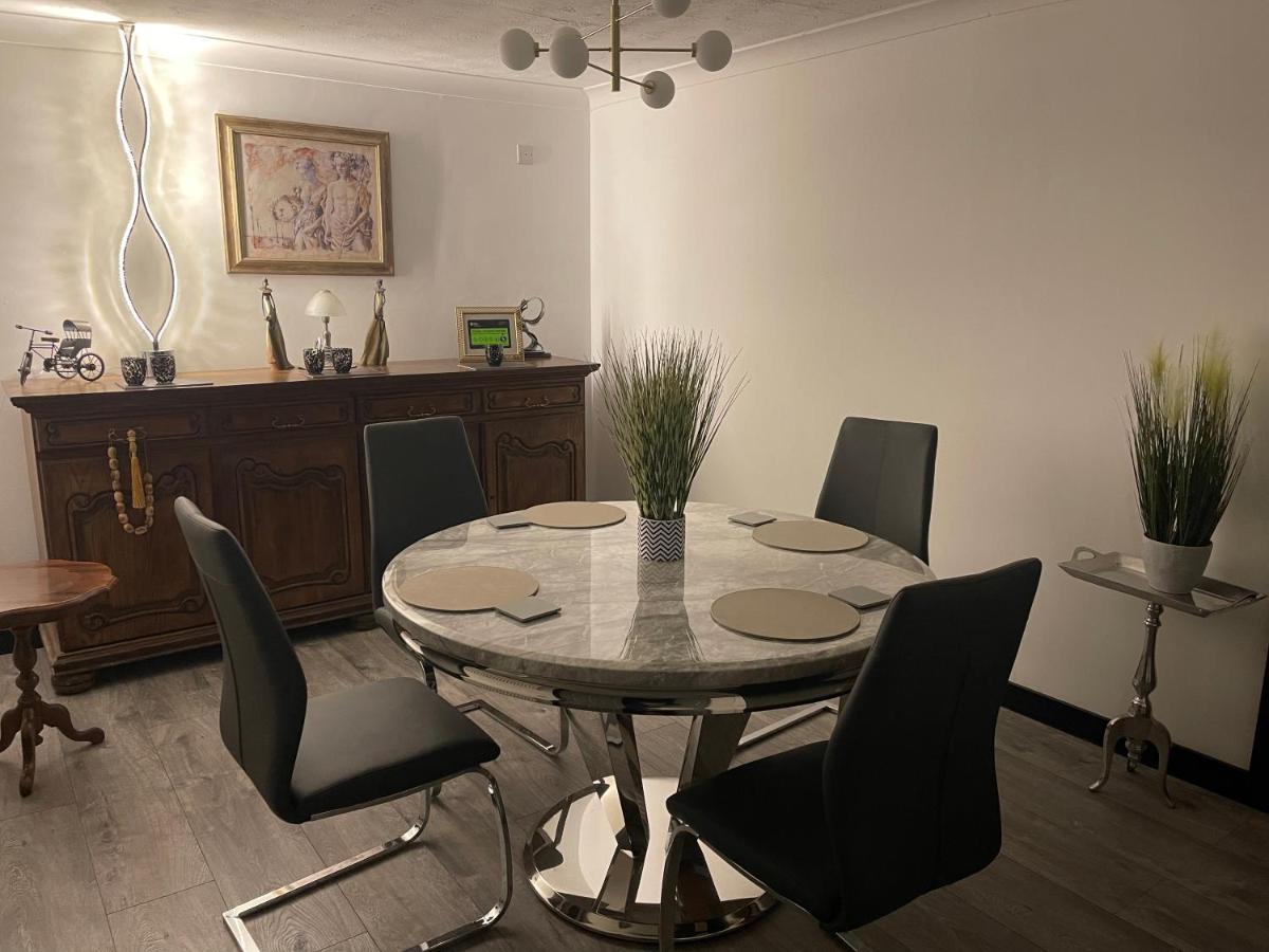 Da Vinci Guest House & Guest Parking, A Real Gem Crawley  Extérieur photo