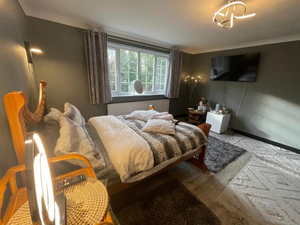 Da Vinci Guest House & Guest Parking, A Real Gem Crawley  Extérieur photo