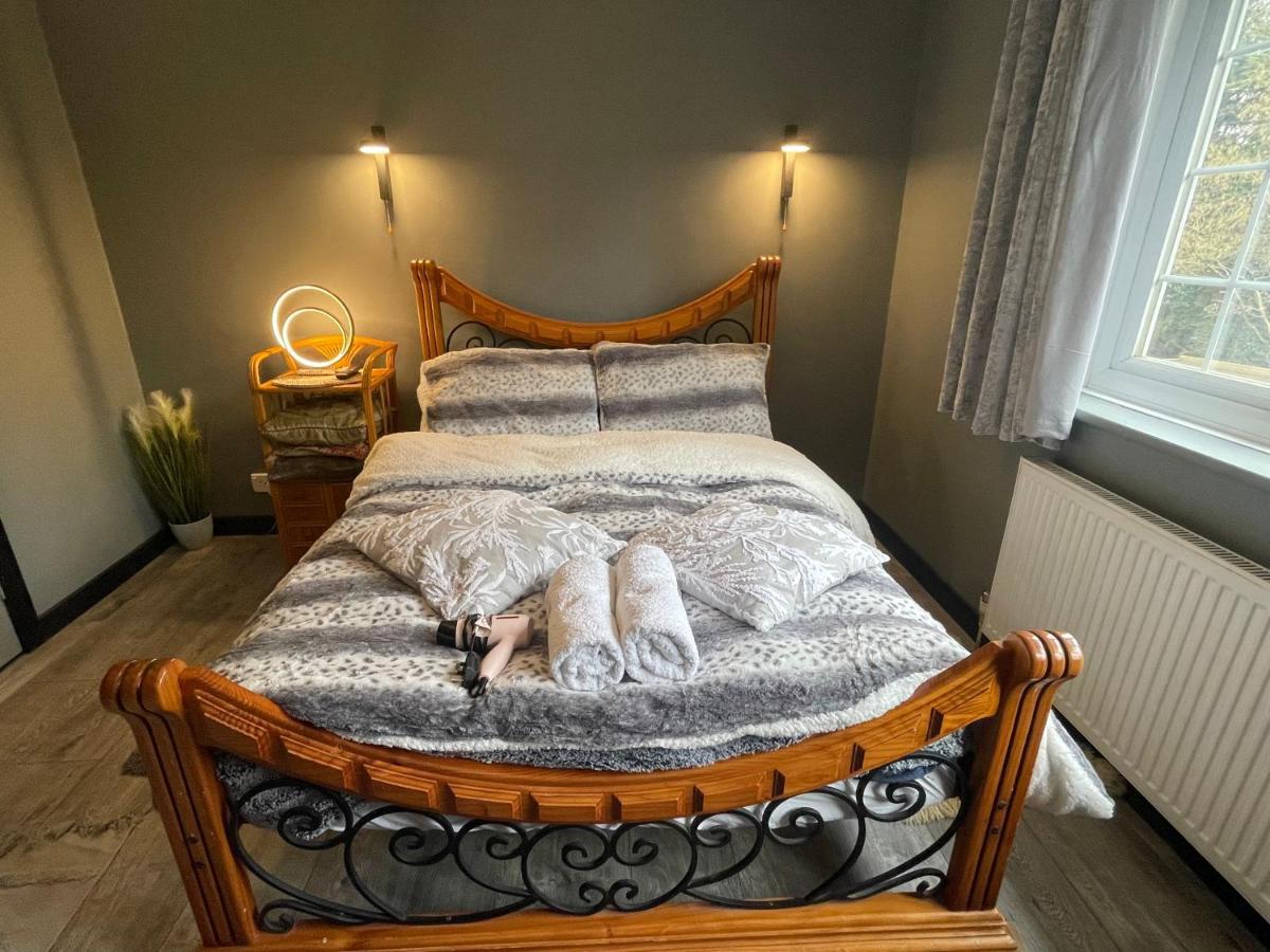 Da Vinci Guest House & Guest Parking, A Real Gem Crawley  Extérieur photo