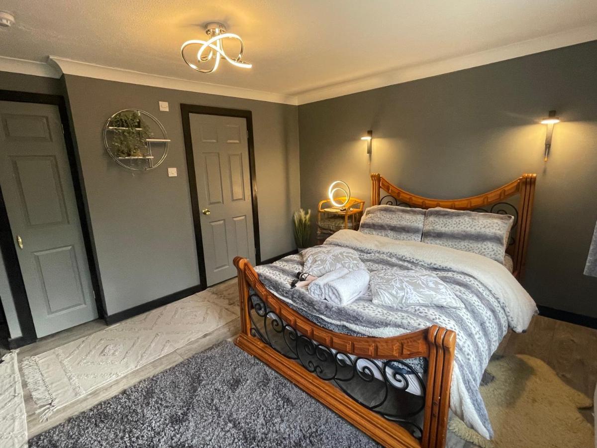 Da Vinci Guest House & Guest Parking, A Real Gem Crawley  Extérieur photo