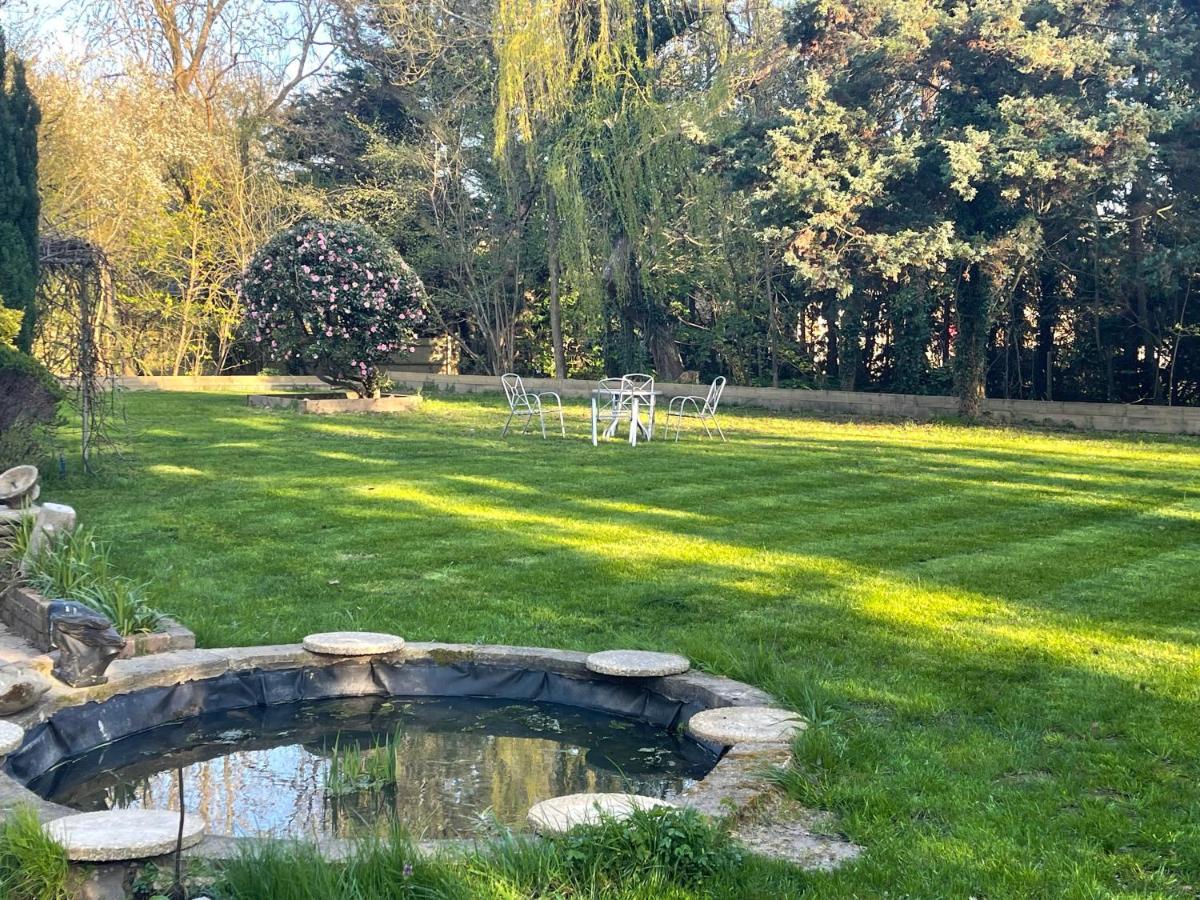 Da Vinci Guest House & Guest Parking, A Real Gem Crawley  Extérieur photo