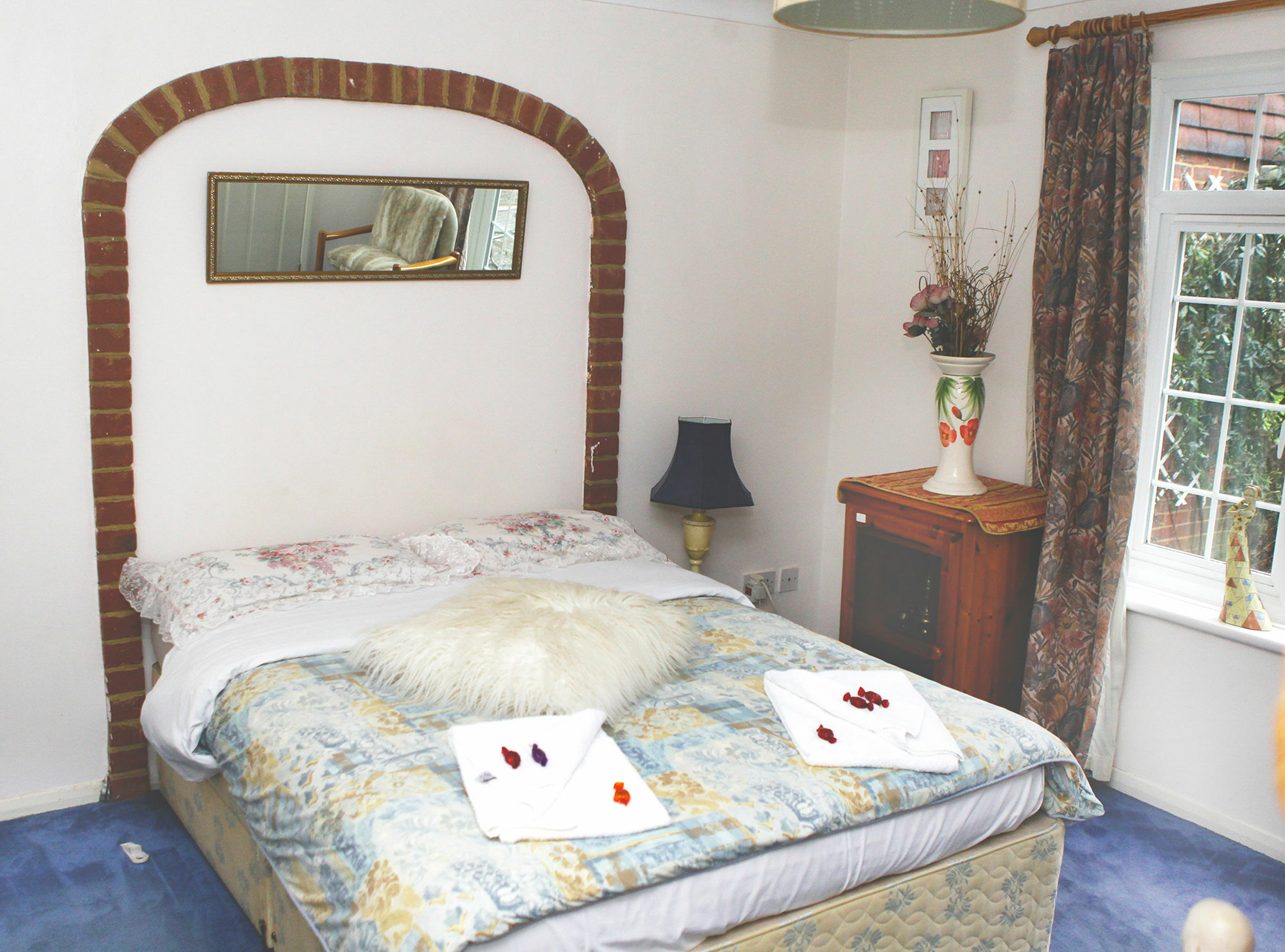 Da Vinci Guest House & Guest Parking, A Real Gem Crawley  Extérieur photo
