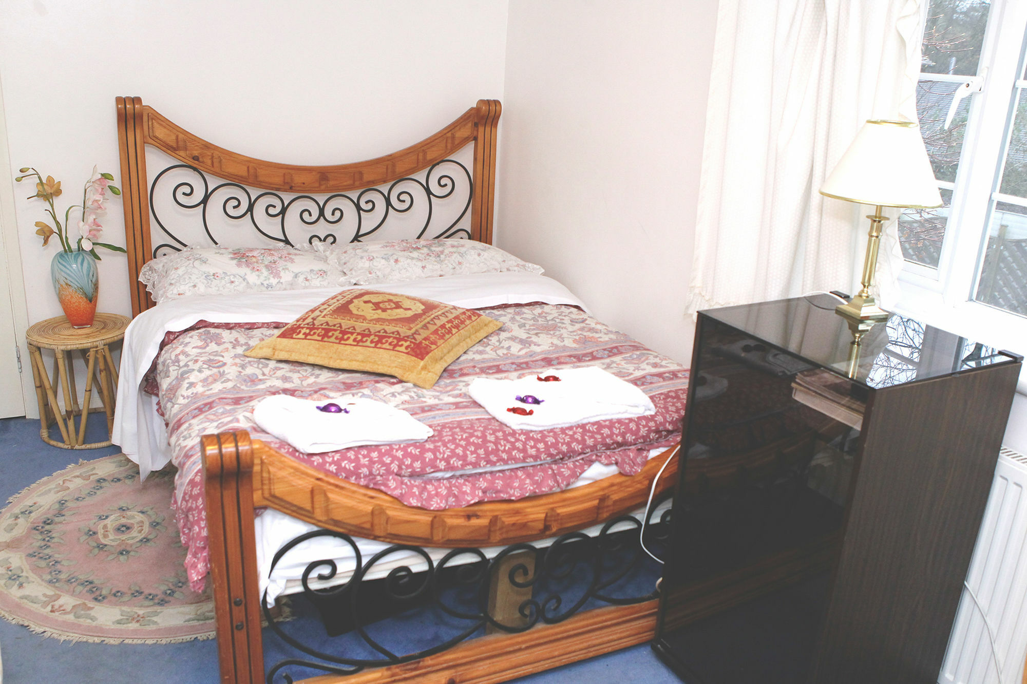 Da Vinci Guest House & Guest Parking, A Real Gem Crawley  Extérieur photo